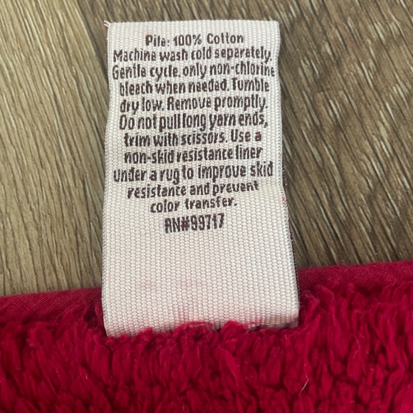 Holiday Bundle: 9" Vintage Wreath and Red Plush Cotton Mat - Picture 7 of 8